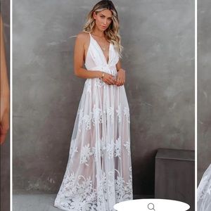 Vici collection white lace maxi dress- size Large